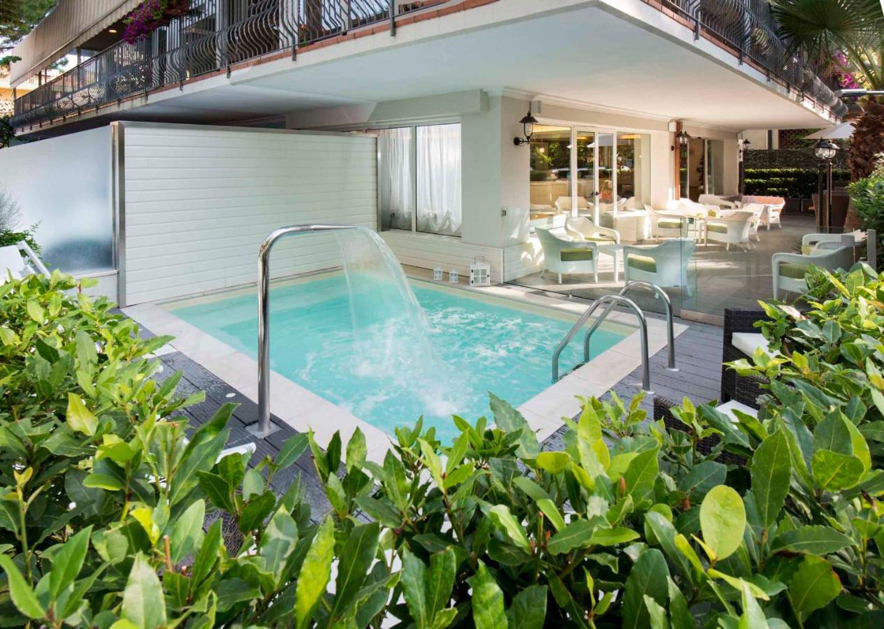 Atlas Hotel Riccione Exteriör bild