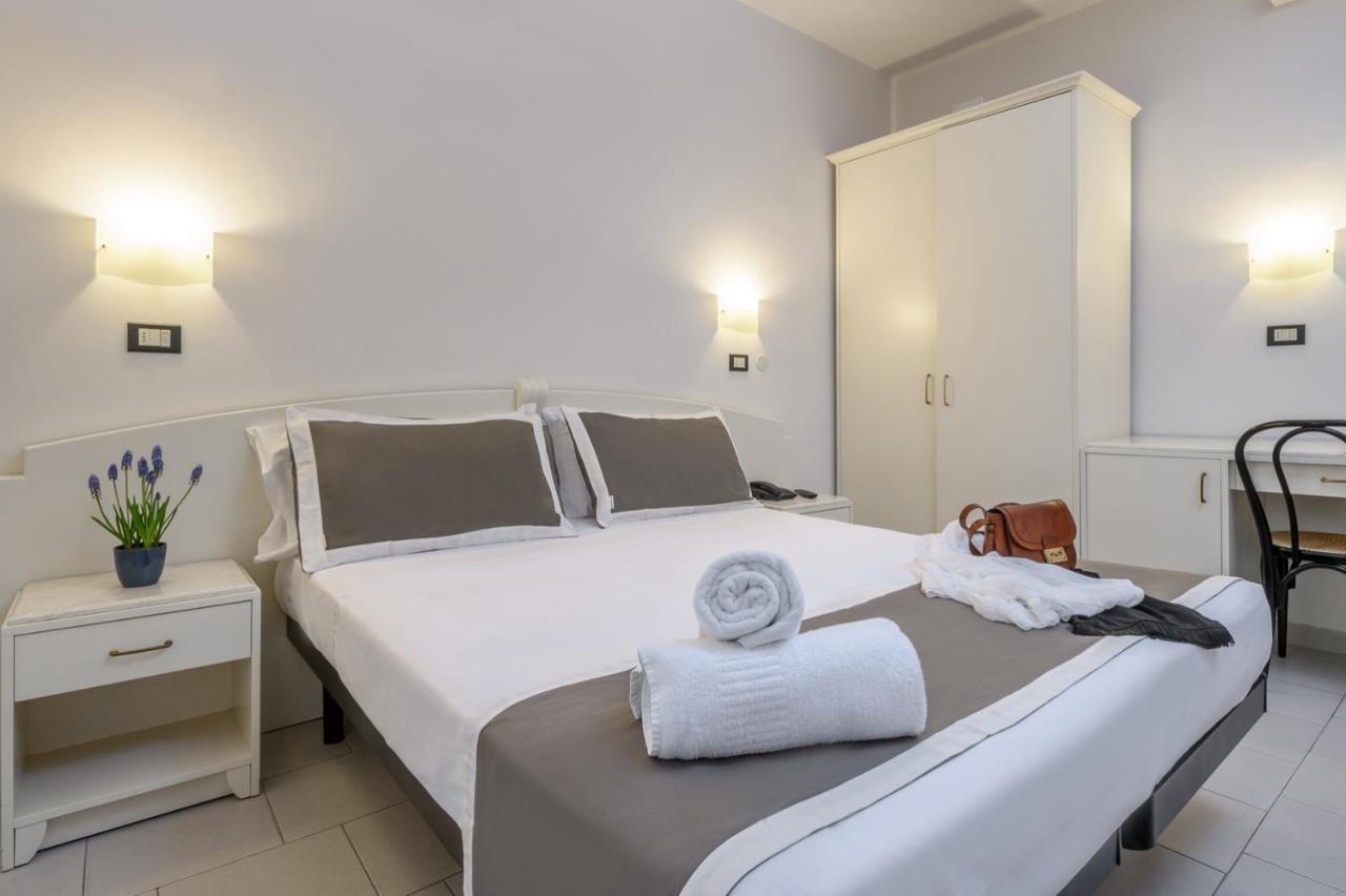 Atlas Hotel Riccione Exteriör bild