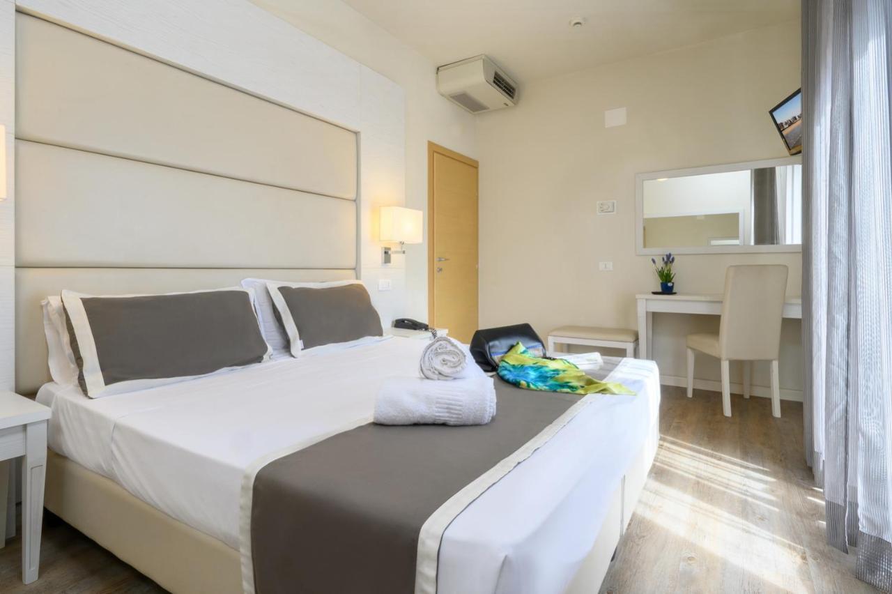 Atlas Hotel Riccione Exteriör bild