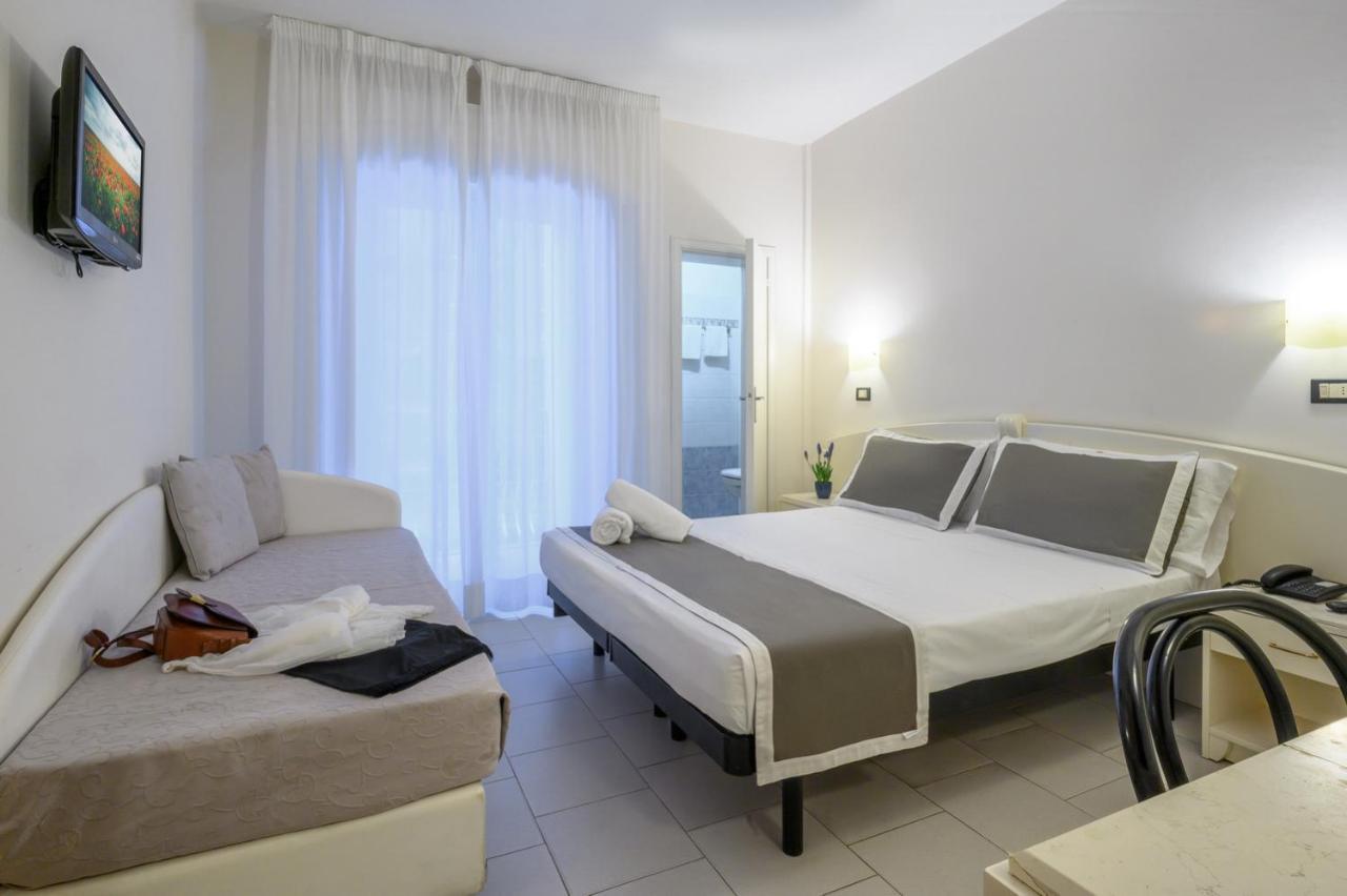 Atlas Hotel Riccione Exteriör bild