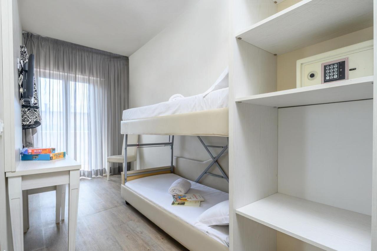 Atlas Hotel Riccione Exteriör bild