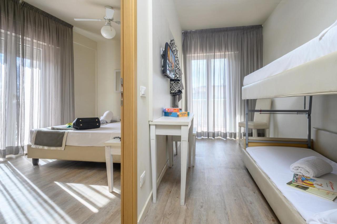 Atlas Hotel Riccione Exteriör bild