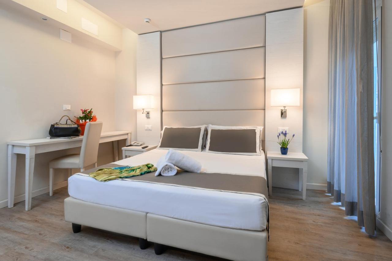 Atlas Hotel Riccione Exteriör bild