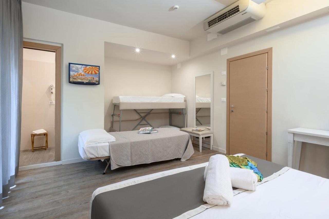 Atlas Hotel Riccione Exteriör bild