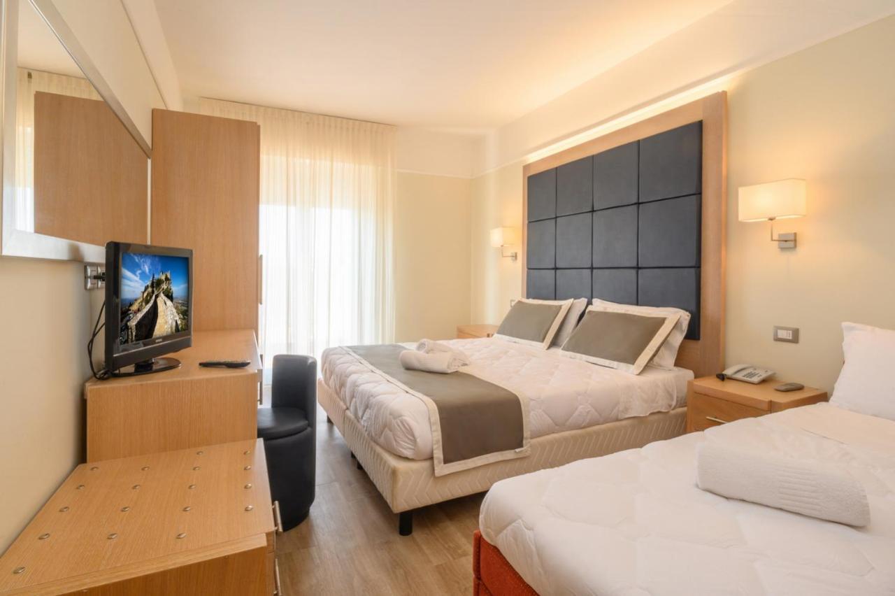 Atlas Hotel Riccione Exteriör bild