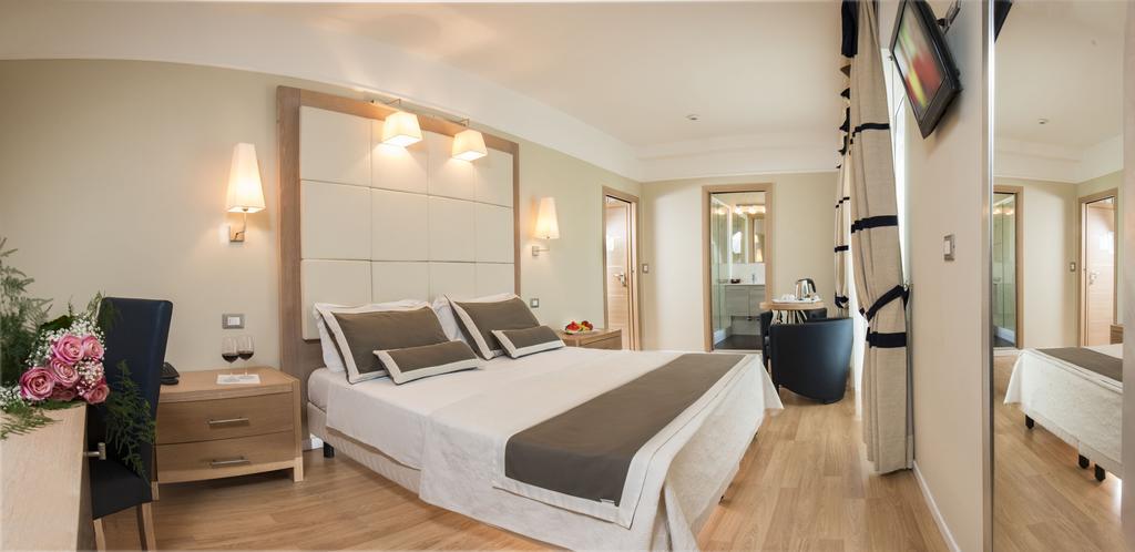 Atlas Hotel Riccione Exteriör bild