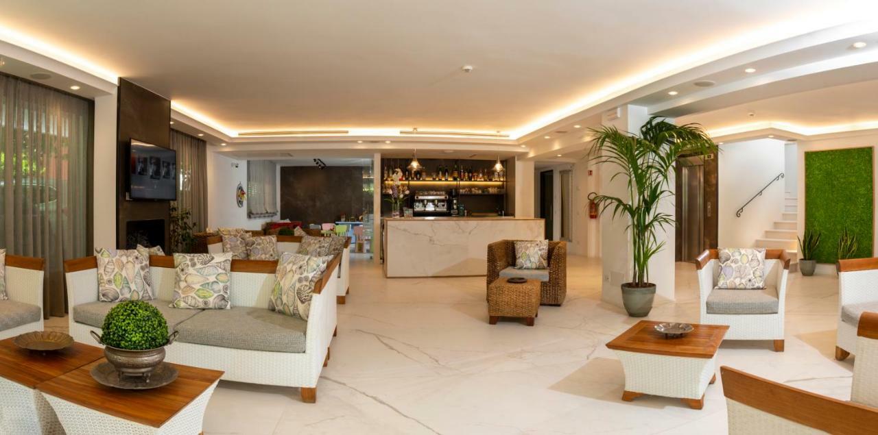 Atlas Hotel Riccione Exteriör bild